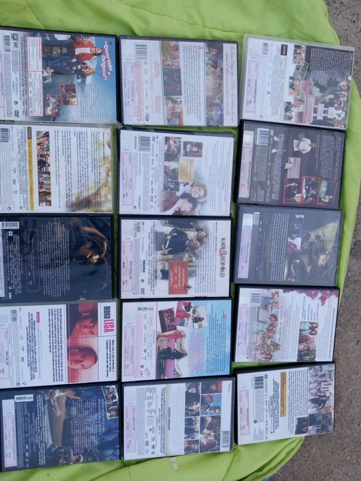 30 DVDs incluindo os fura casamentos