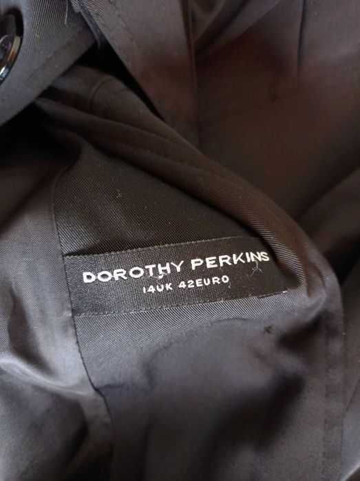 Продам жіночий плащ Dorothy perkins в плечах 46см новий