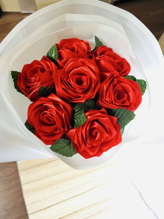 Штучні квіти,атласні троянди