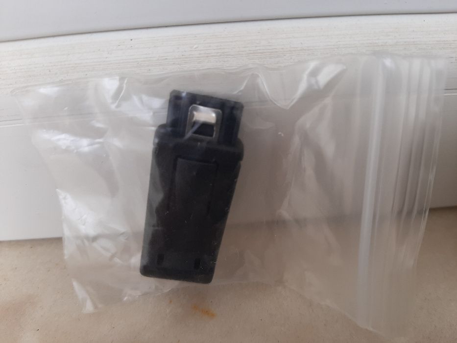 Headset Connection Cables for Motorola, Nokia, Siemens, and Ericsson.64752397117314121