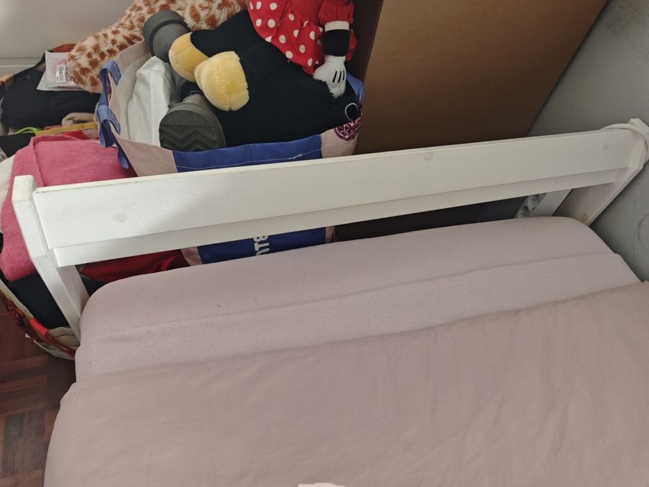 Cama individual branca