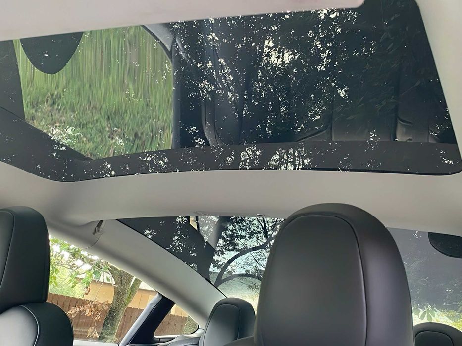 Tesla Model 3      2024