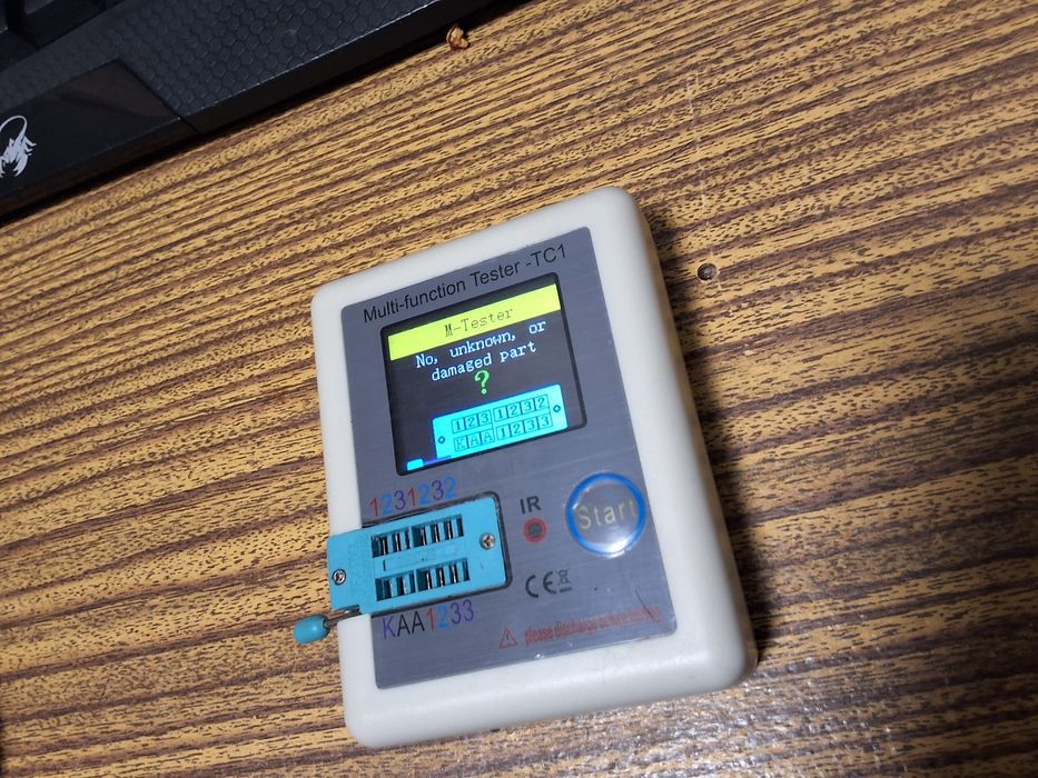 Тестер транзисторів і конденсаторів, резисторів і т.д. tester tc1