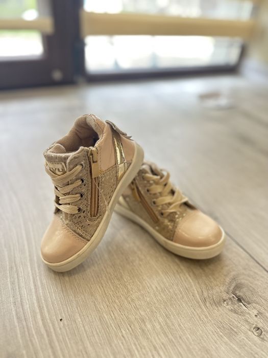 Ботінки для дівчинки