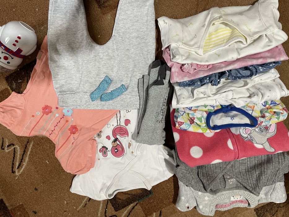 Продам пакет вещей на девочку 0 до 5 мес