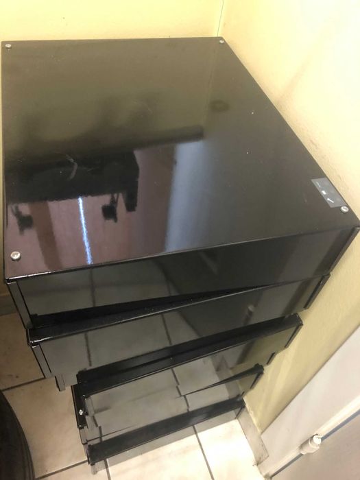 Obudowa metalowa na osprzęt dozoru drzwi