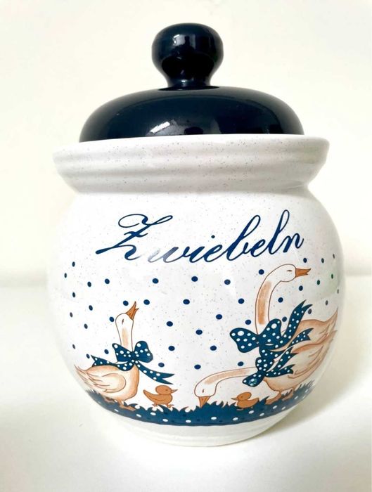Ceramiczny pojemnik w gąski na cebule czosnek