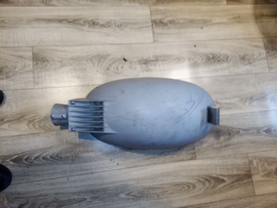 Lampa drogowa uliczna