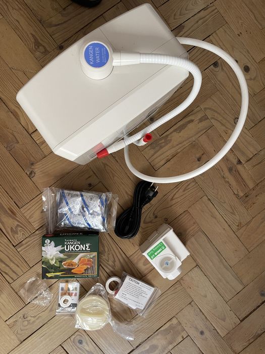 Enagic Kangen Water LeveLuk K8 water ionizer.