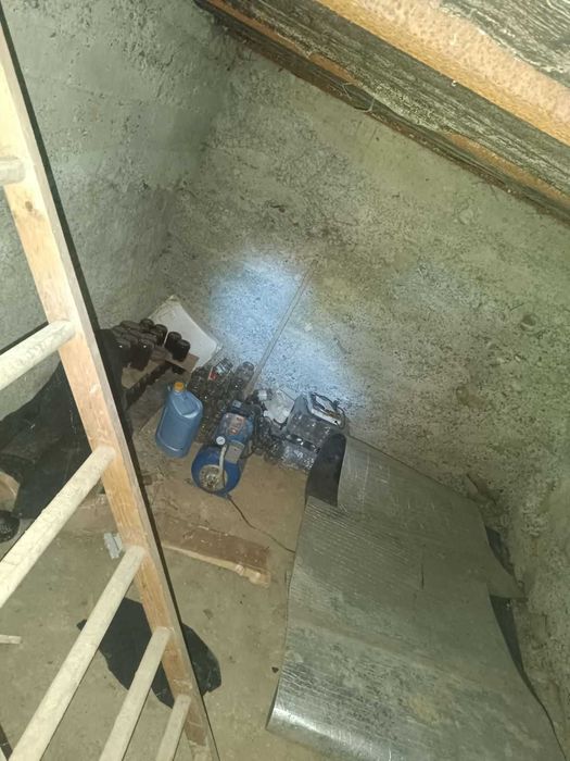 Земельна ділянка з будинком