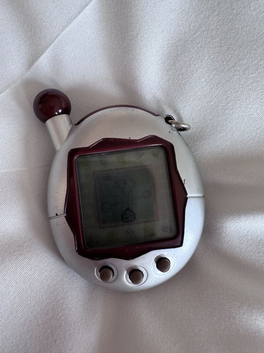 Tamagotchi V4 virtual pet