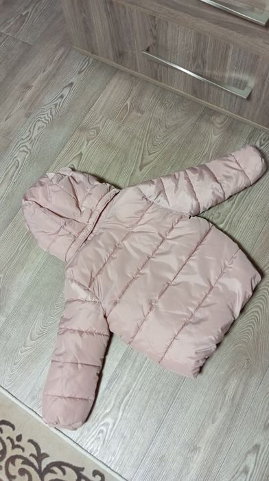 Куртка на дівчинку