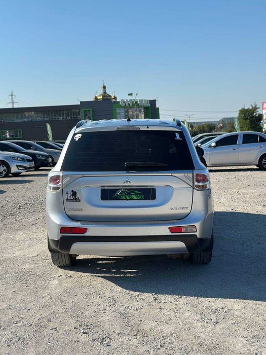 Mitsubishi Outlander 2012 2.4 газ/бензин, обмін [Перший внесок від 20%]
