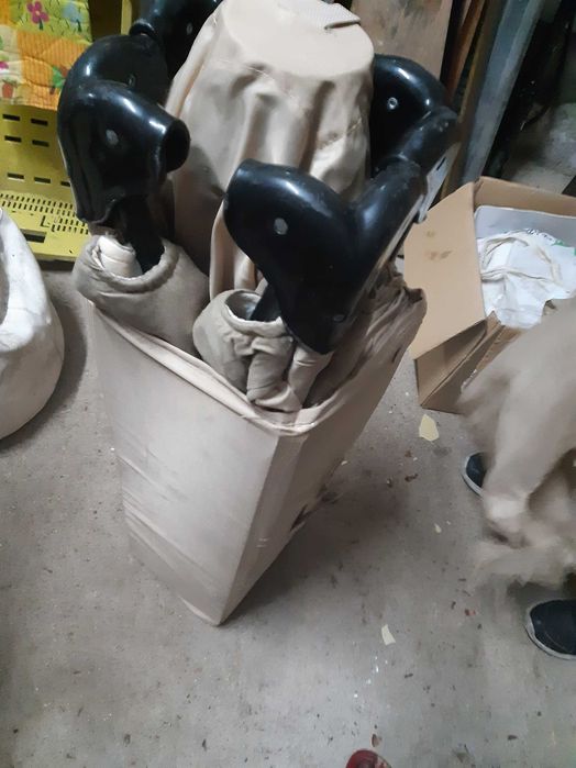 Cama de viagem usada