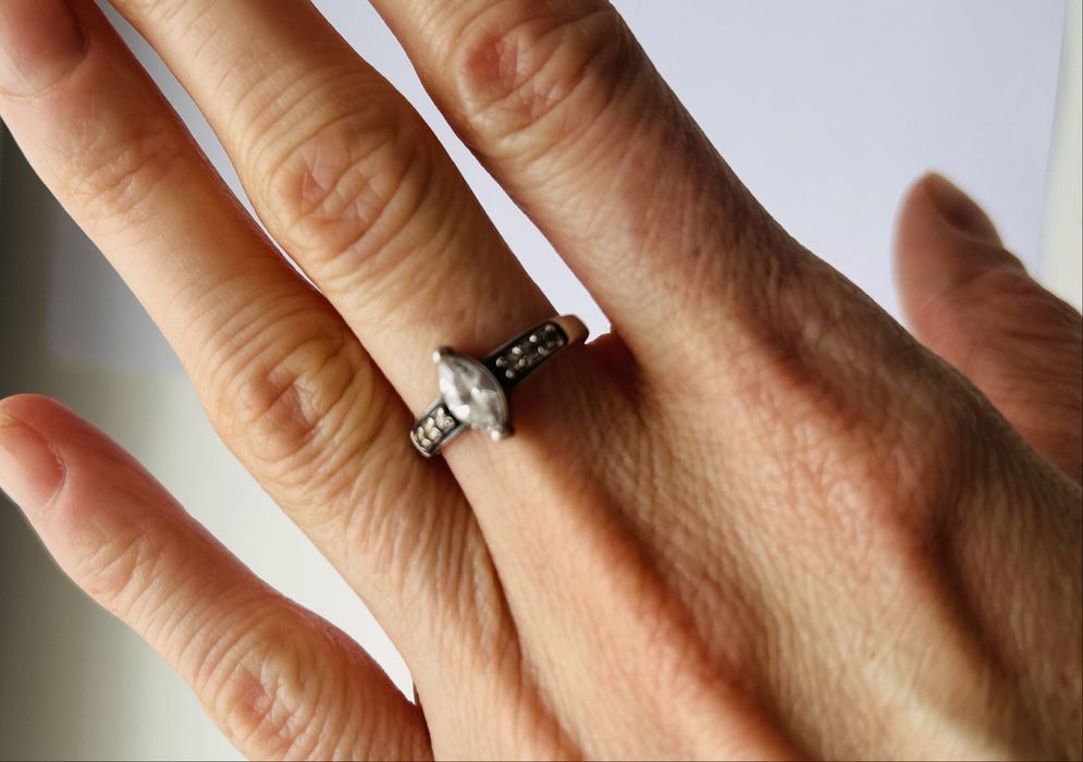 Кільце, перстень, каблучка срібна