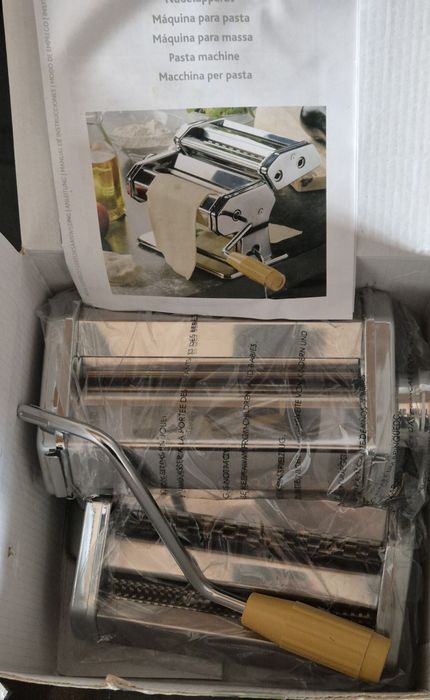 MNOVO: Máquina de massa / Italian pasta machine