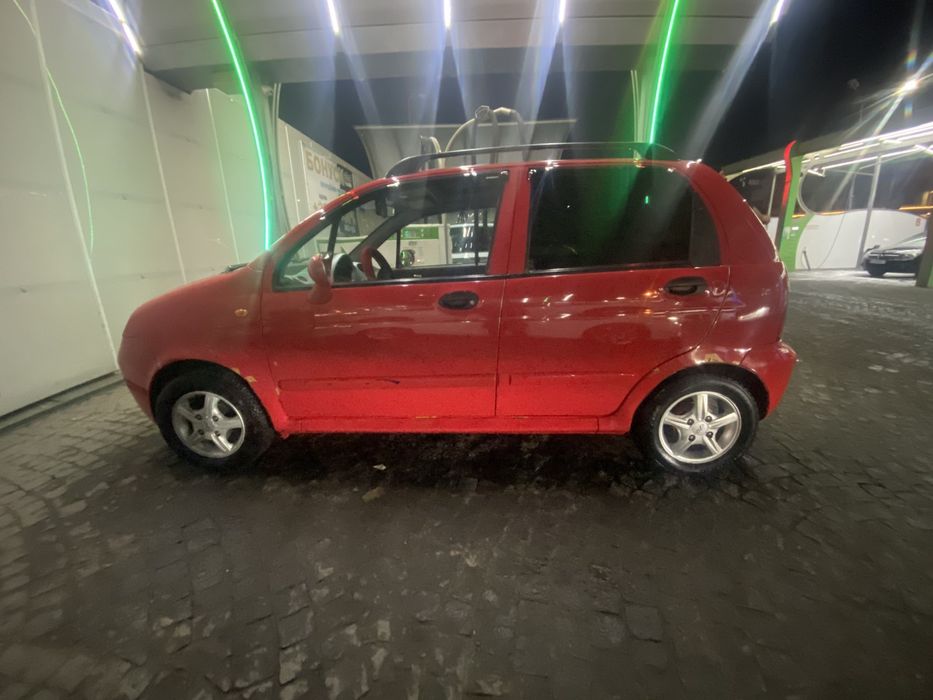 Автомобіль Chery QQ