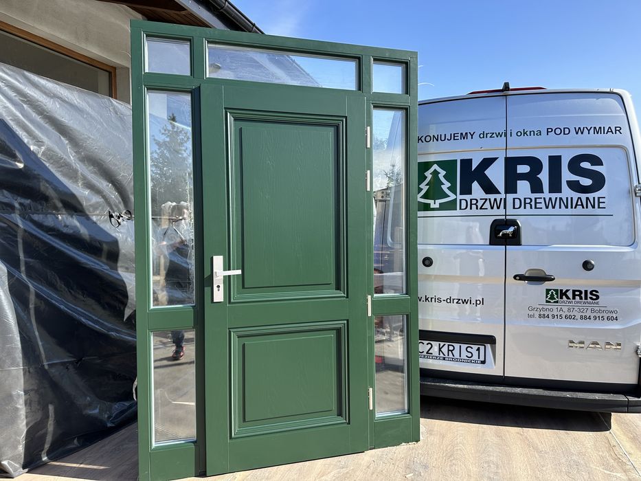 Drzwi zewnętrzne drewniane Angielskie z doświetlani zielone ral 6009