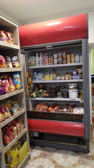 холодильна вітрина