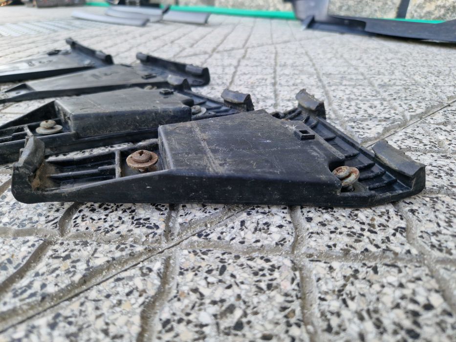 Guias Para-Choques Frente e Traseiro Audi A4 B5 8D Pré-Facelift 1994 a 1999 Original