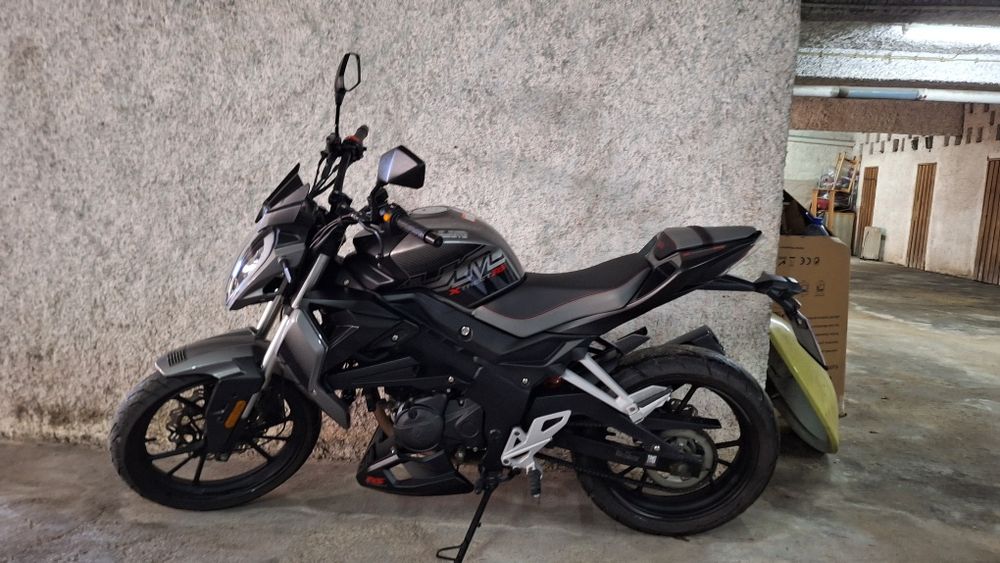 Vendo  -  UM  XTREET RS  125 11kW
