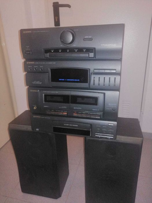 Aparelhagem PIONEER com comando e colunas