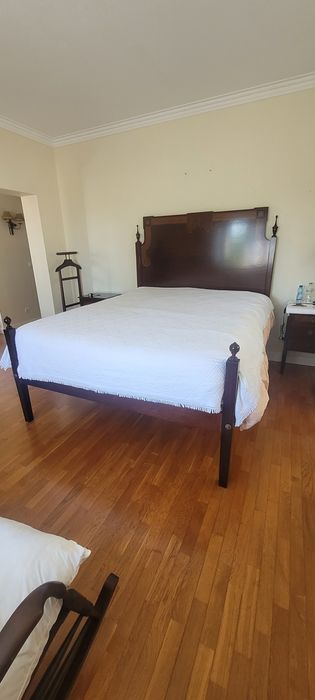 Conjunto de mobiliário de quarto em mogno estilo D. Maria