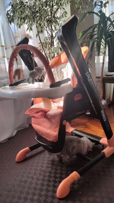 Крісло -гойдалка , стільчик для годування