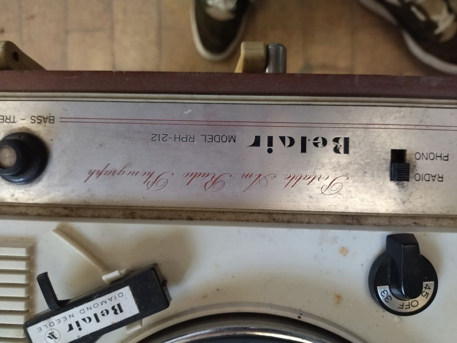 Gira Discos Portatil Belair RPH-212