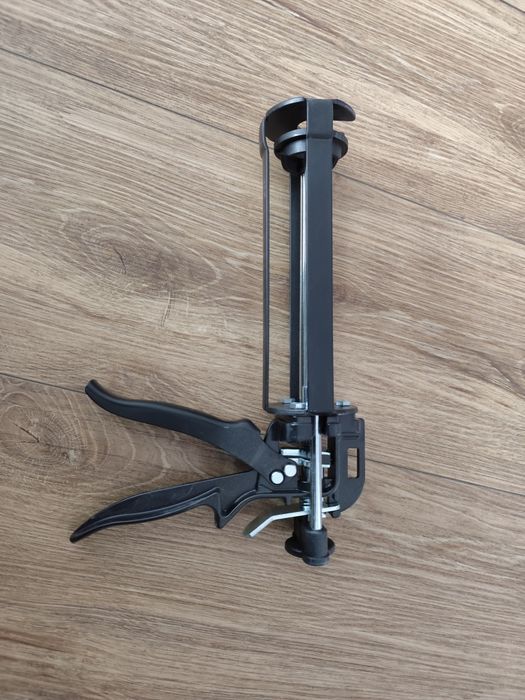 Mocny wyciskacz do mas z 3 prowadnica