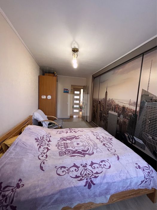 Продам чудову 3-х кімнатну квартиру  в центрі міста