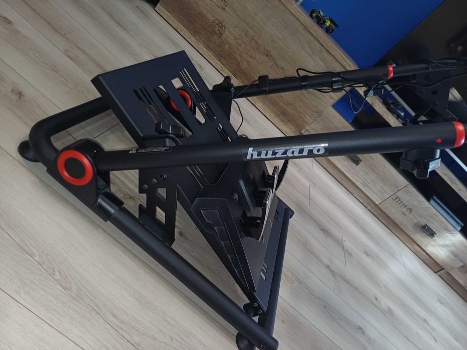 Kierownica SUZUKA ELITE biegi pedały + Kokpit Stojak Huzaro Speed 3.0