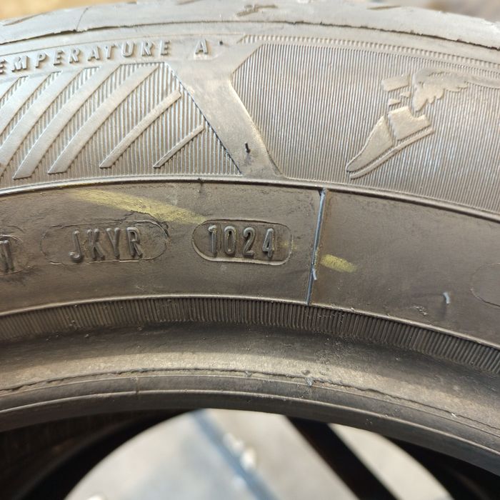 205/60/R16 Goodyear Efficient Grip Performance 2