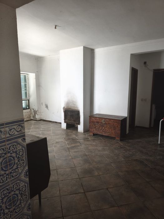 Casa em PEDRA,  habitável, a 3h da cidade Do Fundão
