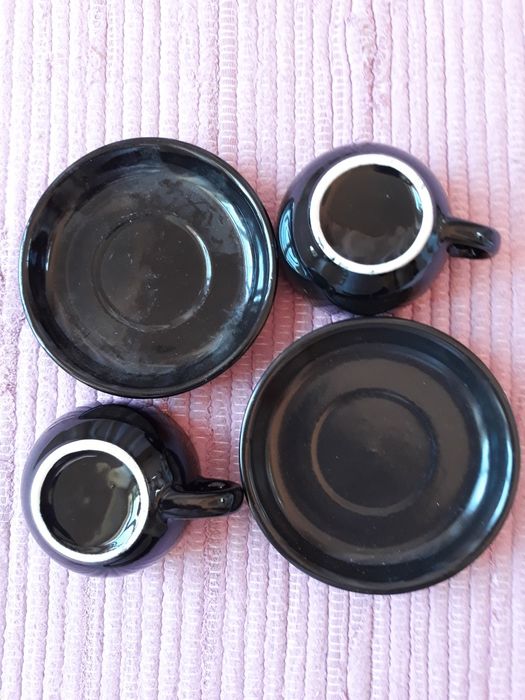 Lote de 4 chávenas de café 5€. Baixa de preço