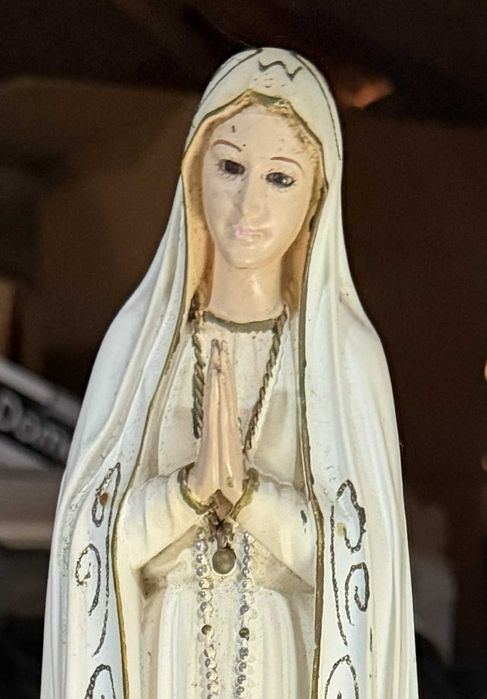 statuettes de Jésus et Marie