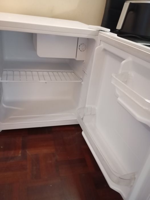Vendo um  frigobar