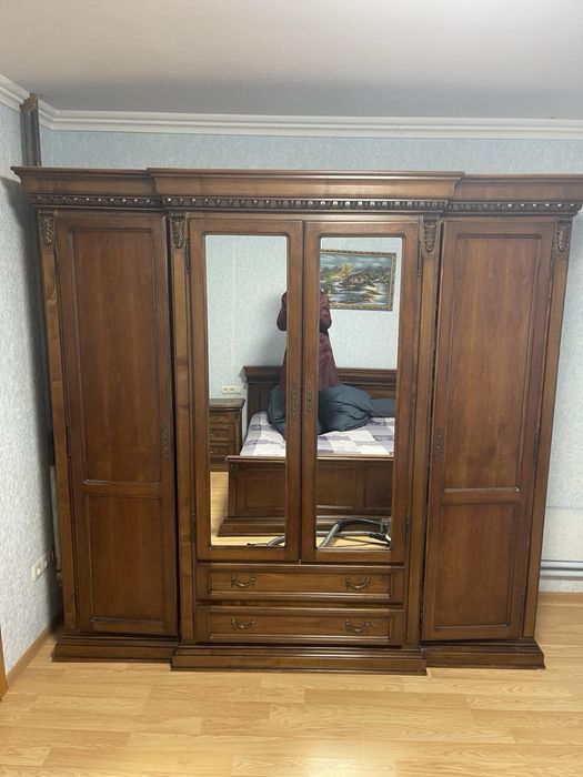 Мебель из натурального дерева