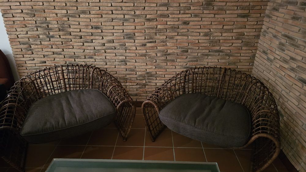 Cadeirão em verga com almofada