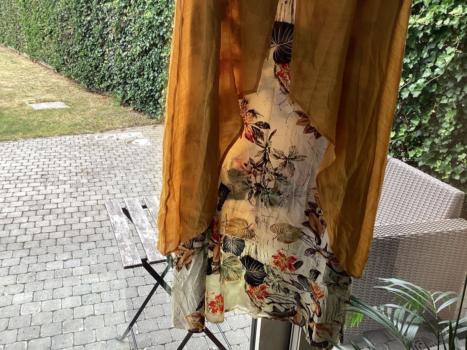 Платье-костюм из легкой ткани