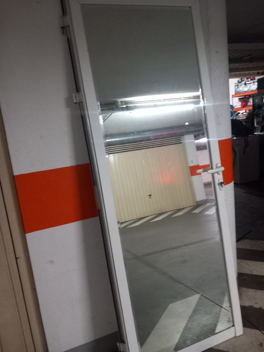 Porta alumínio  210