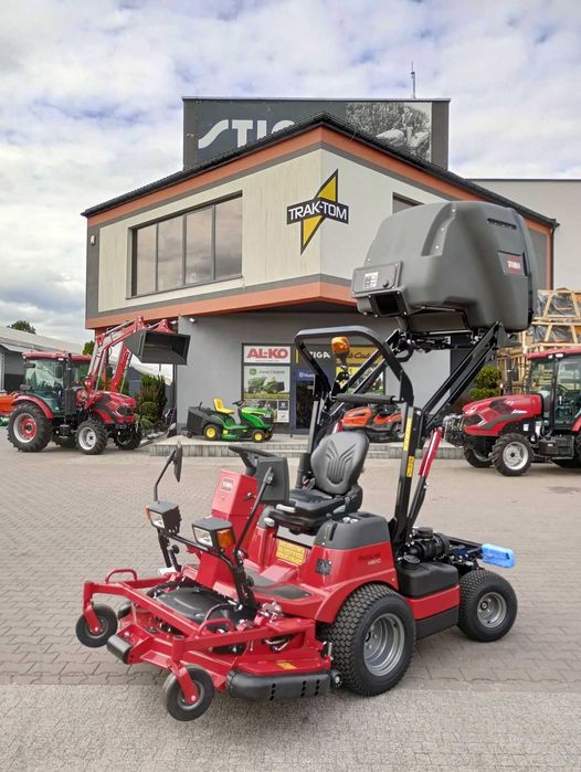 Nowa Profesjonalna kosiarka Toro H800 Górny ,Yanmar diesel Kosz Kubota