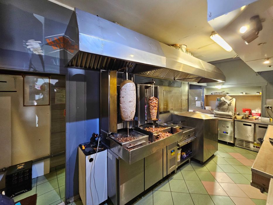 Używane wyposażenie gastronomii / kebab / bistro – okapy, grille, frytkownica, meble