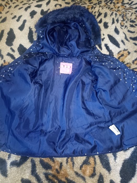 Продам демісезону курточку на дівчинку