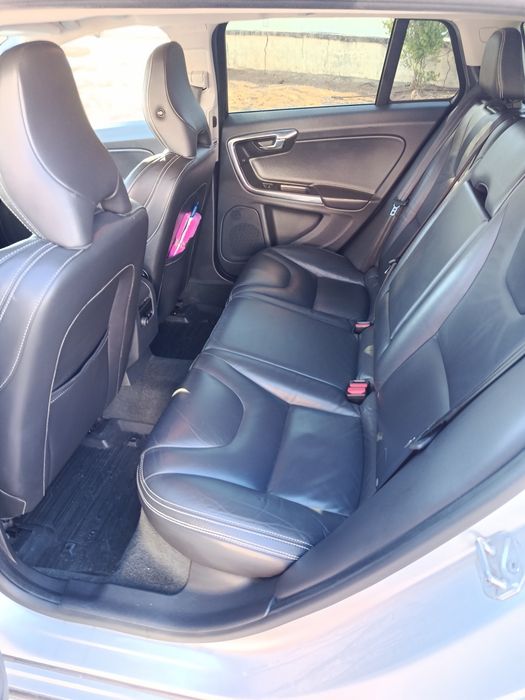Volvo V60 D6 pluy in híbrido 285cv