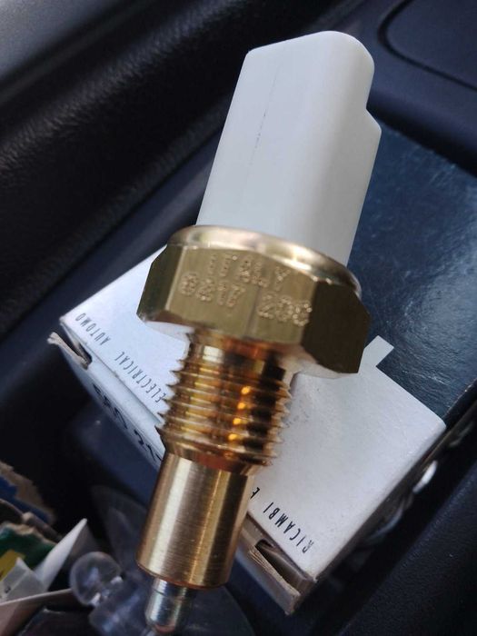 Датяик включения заднегохода Фиат Кьюбо /Ситроен Немо/Пежо Биппер