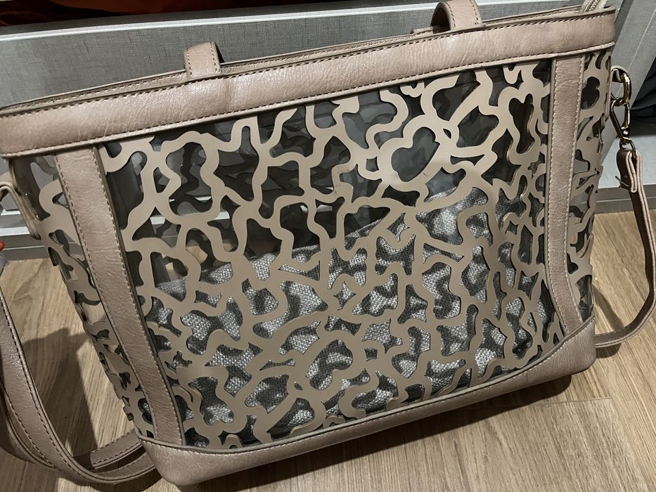 Mala beje e transparente