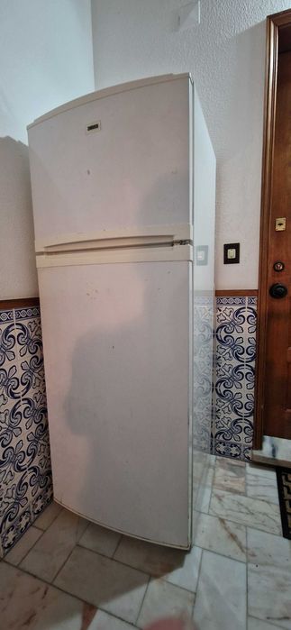 Frigorífico a funcionar bem