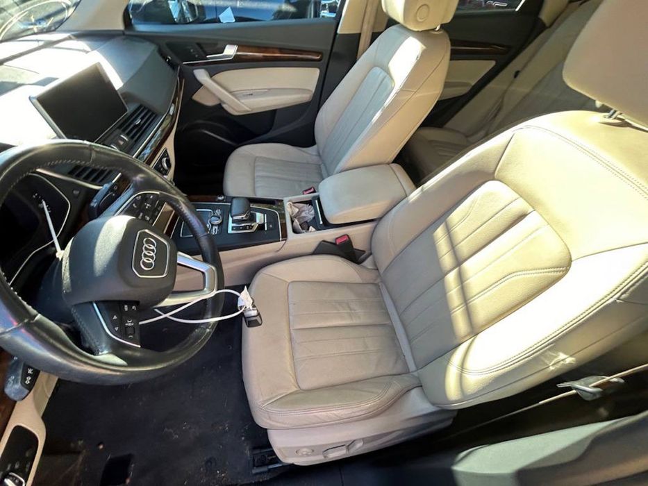 Салон audi q5 80a fy торпеда панель a4 b9 сідухи безпека консоль