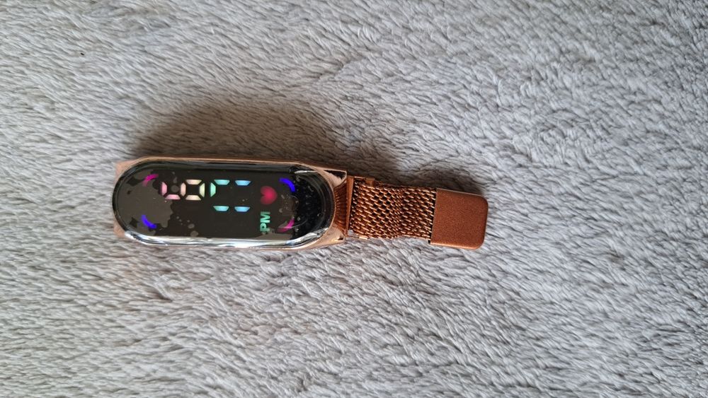 Zegarek damski na bransolecie